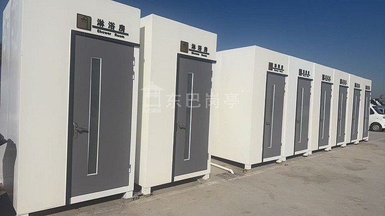 浙江嘉兴某体育中心定制一批成品户外淋浴房